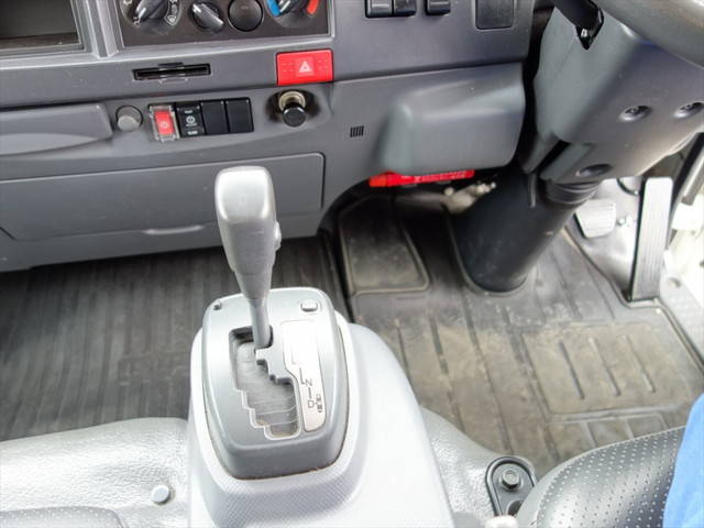 いすゞエルフアルミバン小型（2t・3t）[写真23]