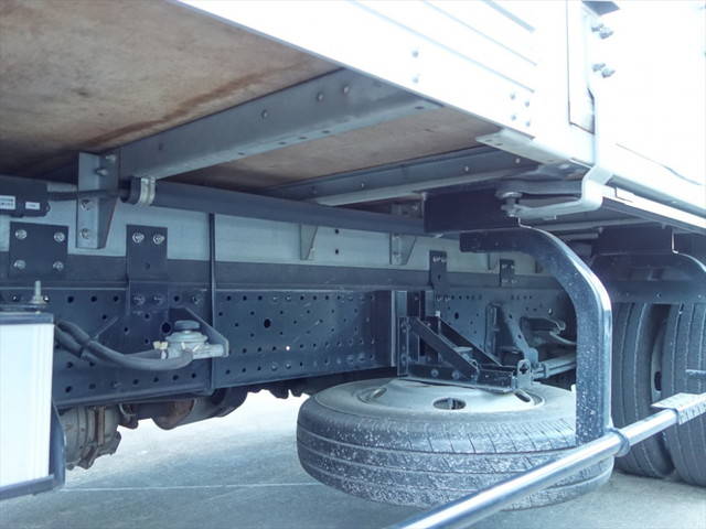 いすゞエルフアルミバン小型（2t・3t）[写真05]