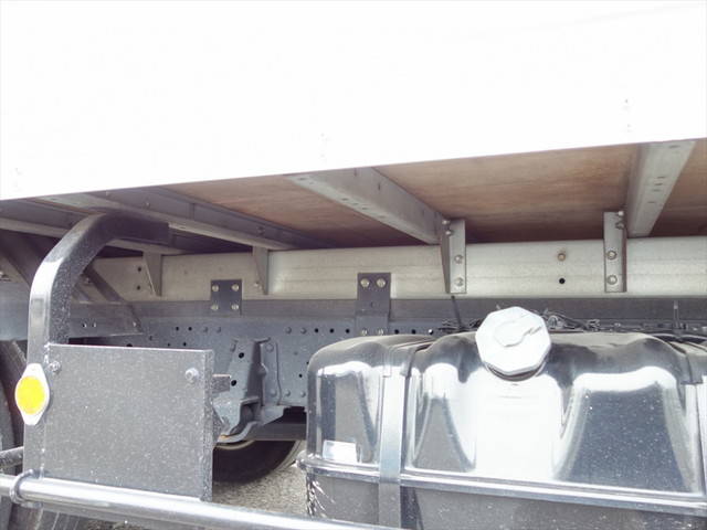 いすゞエルフアルミバン小型（2t・3t）[写真07]