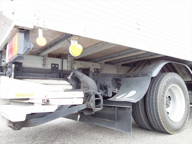 いすゞエルフアルミバン小型（2t・3t）[写真08]