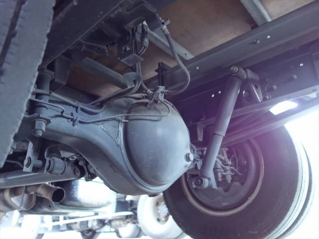 いすゞエルフアルミバン小型（2t・3t）[写真09]