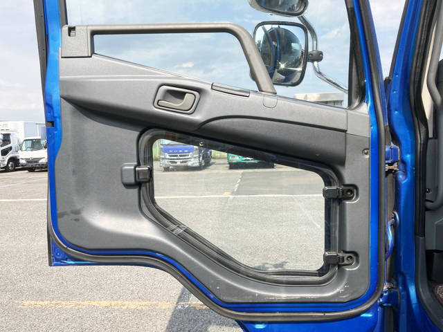 三菱ふそうファイターセーフティクレーン4段増トン（6t・8t）[写真26]