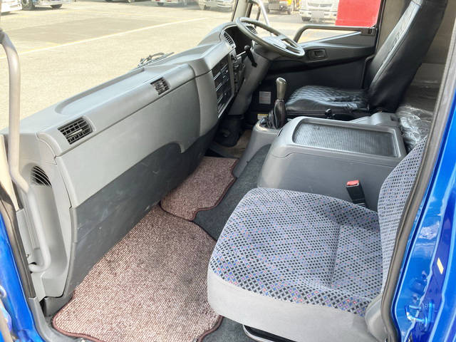 三菱ふそうファイターセーフティクレーン4段増トン（6t・8t）[写真30]