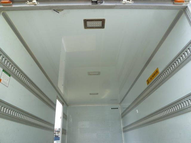 日野デュトロパネルバン小型（2t・3t）[写真13]