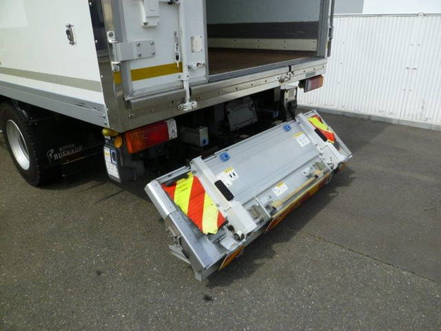 日野デュトロパネルバン小型（2t・3t）[写真15]