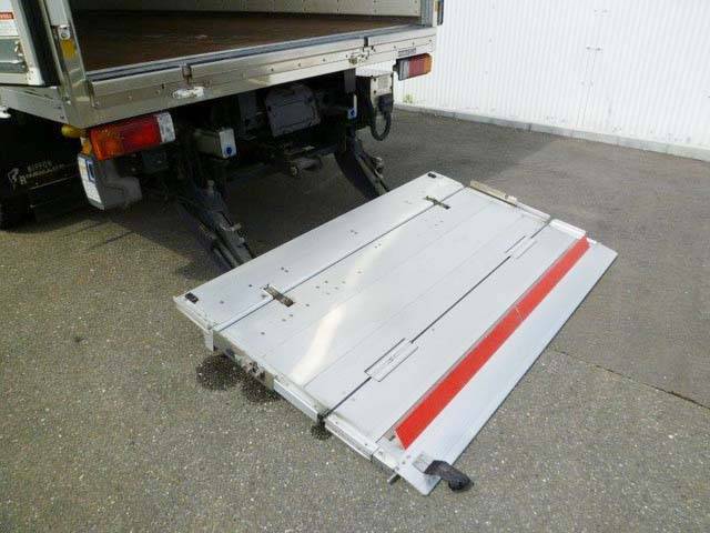 日野デュトロパネルバン小型（2t・3t）[写真16]