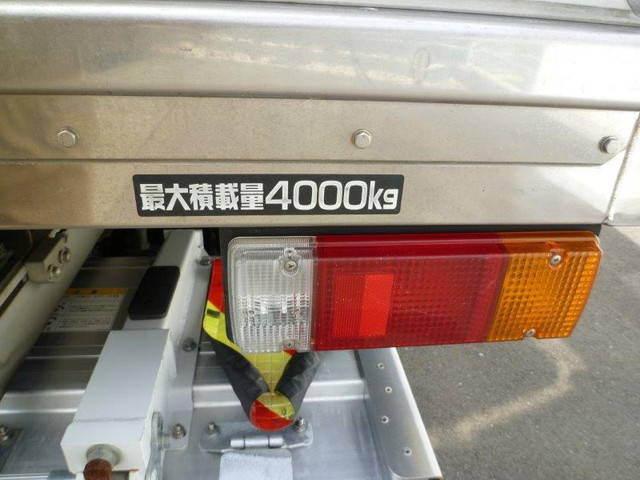 日野デュトロパネルバン小型（2t・3t）[写真27]