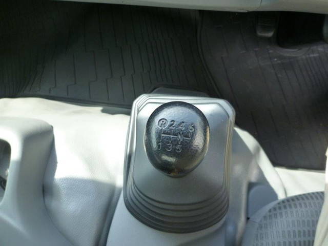 日野デュトロパネルバン小型（2t・3t）[写真32]