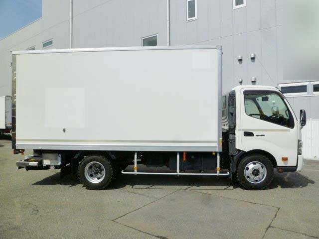 日野デュトロパネルバン小型（2t・3t）[写真06]