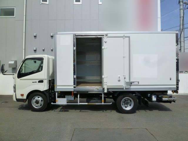 日野デュトロパネルバン小型（2t・3t）[写真09]