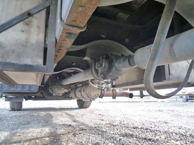 UDトラックスクオンアルミブロック大型（10t）[写真12]