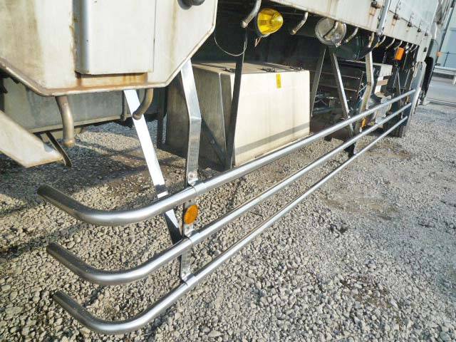 UDトラックスクオンアルミブロック大型（10t）[写真15]