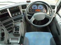 UDトラックスクオンアルミブロック大型（10t）[写真28]