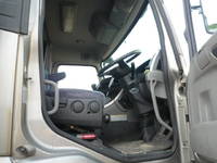 UDトラックスクオンアルミブロック大型（10t）[写真32]