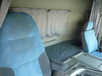 UDトラックスクオンアルミブロック大型（10t）[写真33]