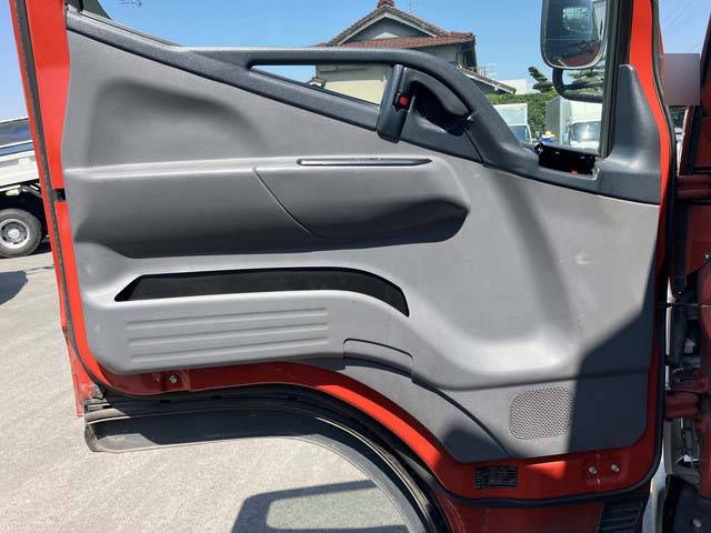 三菱ふそうキャンターアルミバン小型（2t・3t）[写真14]