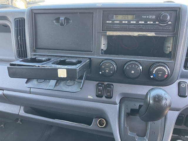 三菱ふそうキャンターアルミバン小型（2t・3t）[写真25]