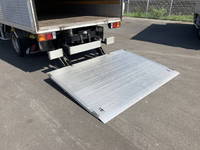 三菱ふそうキャンターアルミバン小型（2t・3t）[写真38]