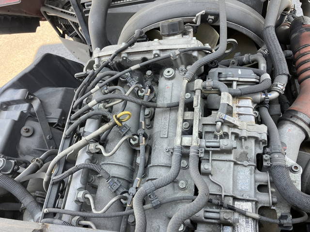 三菱ふそうキャンターアルミバン小型（2t・3t）[写真08]