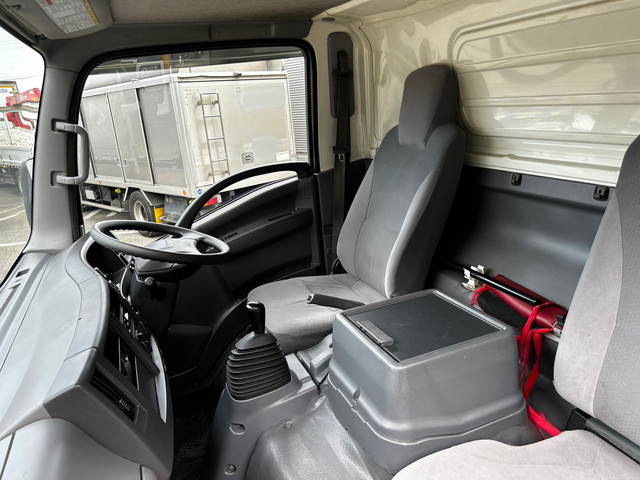 いすゞエルフアルミウイング小型（2t・3t）[写真16]