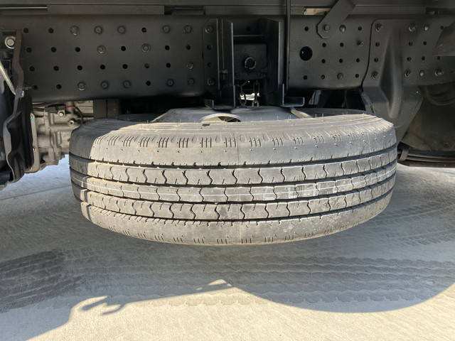 三菱ふそうキャンター平ボディ小型（2t・3t）[写真15]