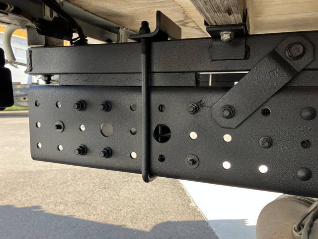 三菱ふそうキャンター平ボディ小型（2t・3t）[写真18]