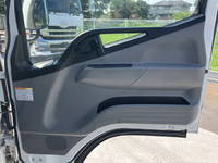 三菱ふそうキャンター平ボディ小型（2t・3t）[写真21]