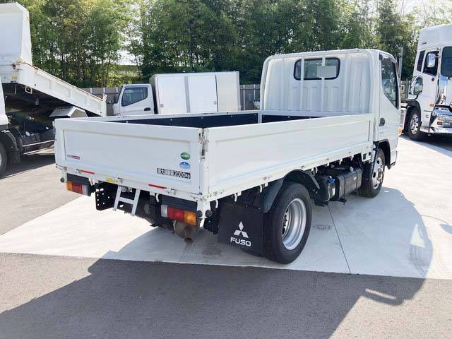 三菱ふそうキャンター平ボディ小型（2t・3t）[写真04]