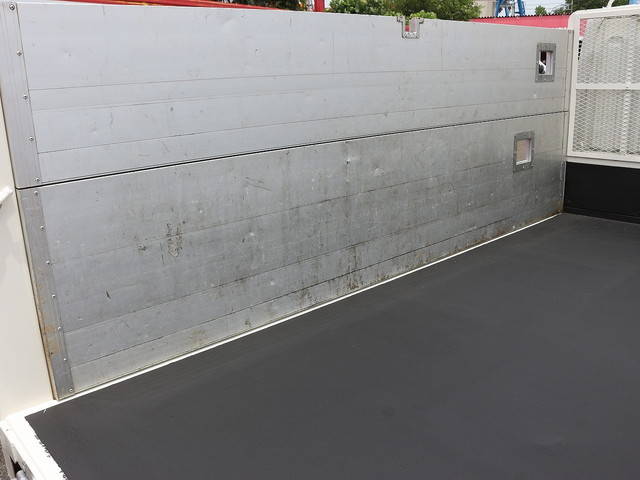 三菱ふそうキャンターアルミブロック小型（2t・3t）[写真12]