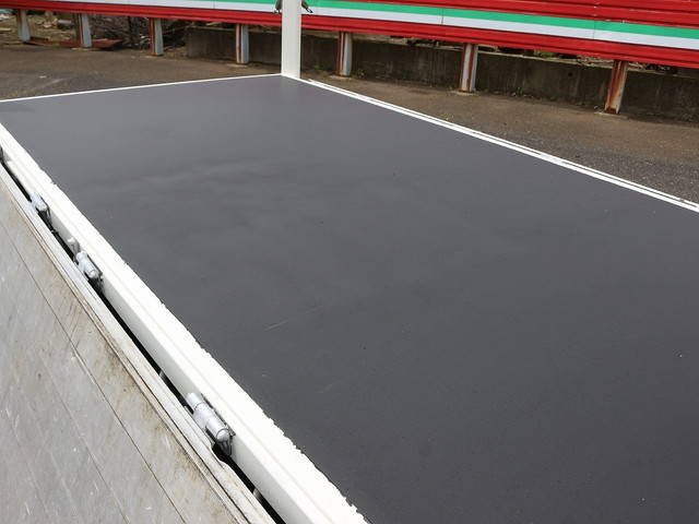 三菱ふそうキャンターアルミブロック小型（2t・3t）[写真14]