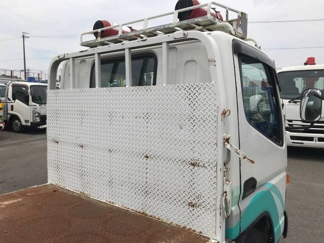 三菱ふそうキャンター平ボディ小型（2t・3t）[写真12]