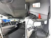 三菱ふそうキャンター平ボディ小型（2t・3t）[写真18]