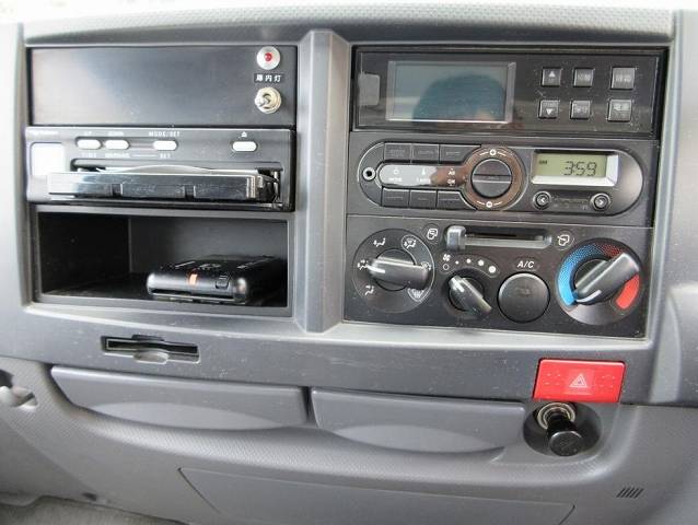 いすゞエルフ冷凍車（冷蔵車）小型（2t・3t）[写真10]