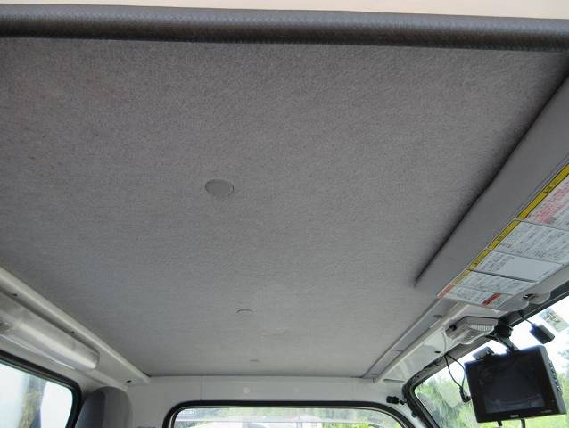 いすゞエルフ冷凍車（冷蔵車）小型（2t・3t）[写真12]