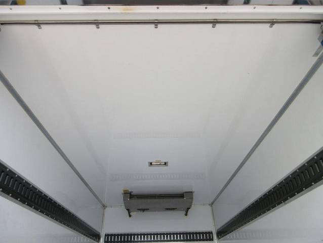 いすゞエルフ冷凍車（冷蔵車）小型（2t・3t）[写真20]