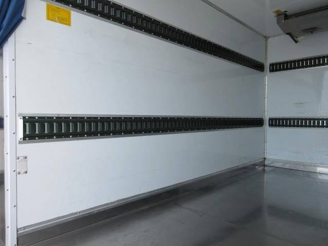 いすゞエルフ冷凍車（冷蔵車）小型（2t・3t）[写真23]