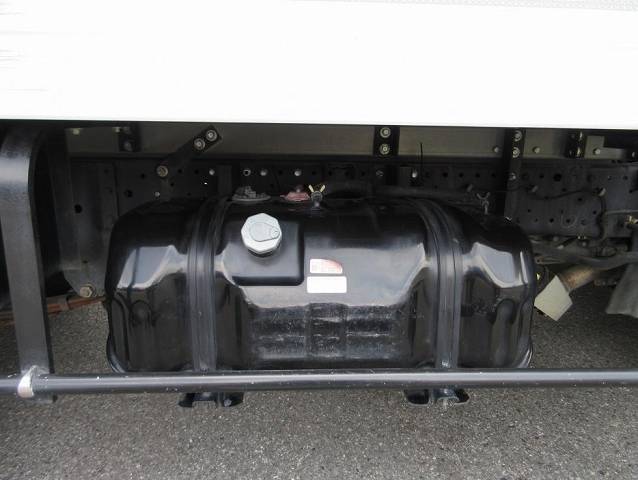 いすゞエルフ冷凍車（冷蔵車）小型（2t・3t）[写真28]