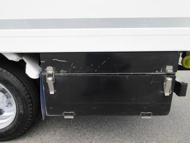 いすゞエルフ冷凍車（冷蔵車）小型（2t・3t）[写真33]