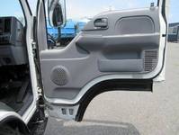 いすゞエルフ冷凍車（冷蔵車）小型（2t・3t）[写真07]