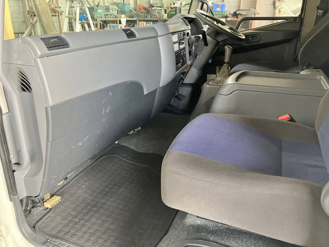 三菱ふそうファイターアルミウイング中型（4t）[写真33]