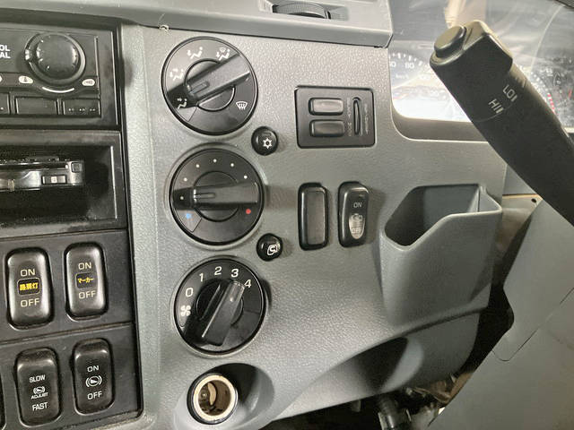 三菱ふそうファイターアルミウイング中型（4t）[写真38]