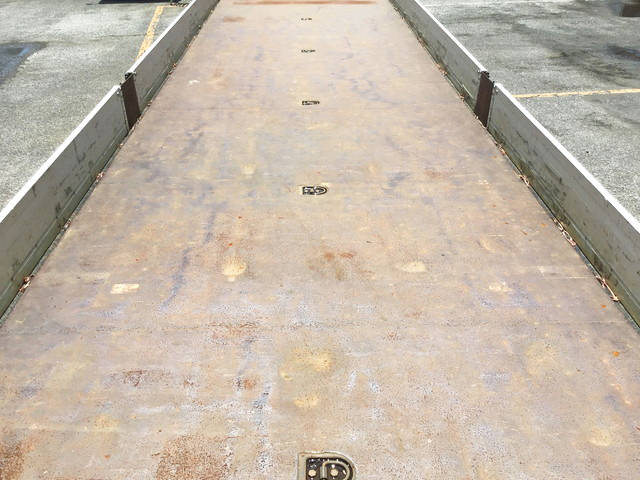 いすゞギガアルミブロック大型（10t）[写真12]