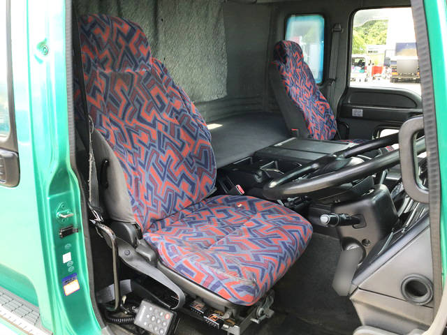 いすゞギガアルミブロック大型（10t）[写真28]