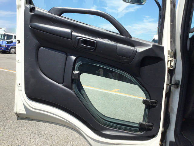 日野レンジャー平ボディ中型（4t）[写真23]