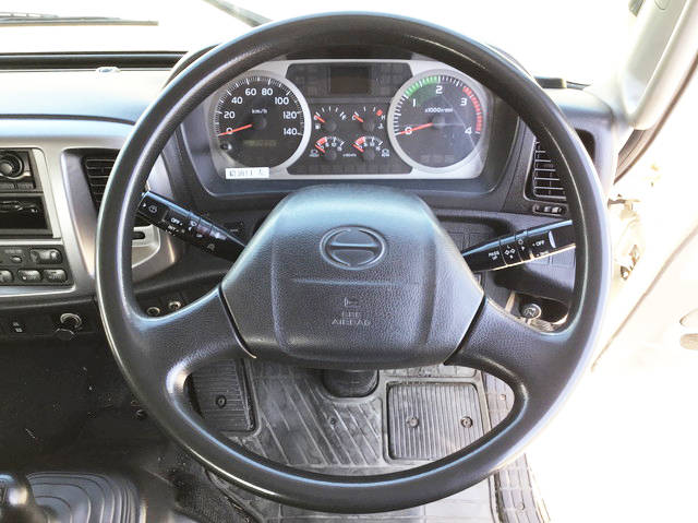 日野レンジャー平ボディ中型（4t）[写真31]