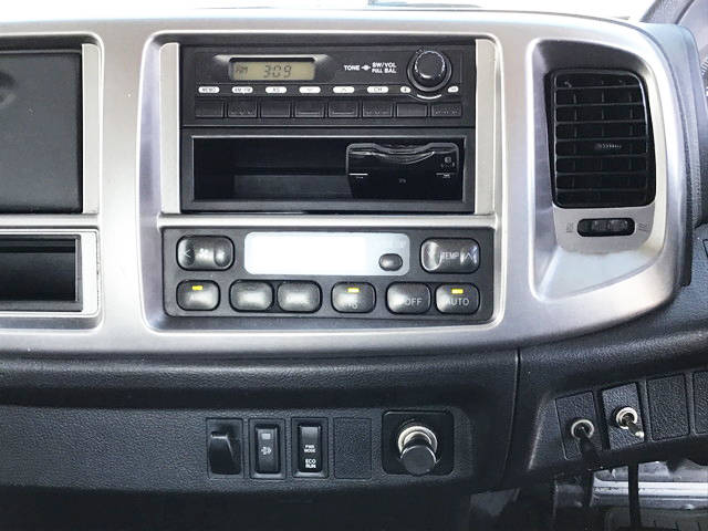 日野レンジャー平ボディ中型（4t）[写真34]