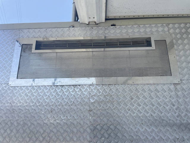 三菱ふそうスーパーグレート冷蔵冷凍ウイング大型（10t）[写真12]