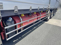 三菱ふそうスーパーグレート冷蔵冷凍ウイング大型（10t）[写真16]