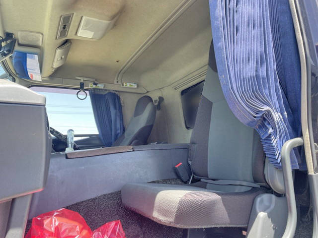 三菱ふそうスーパーグレート冷蔵冷凍ウイング大型（10t）[写真30]