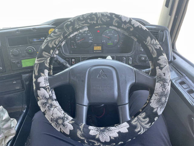 三菱ふそうスーパーグレート冷蔵冷凍ウイング大型（10t）[写真35]